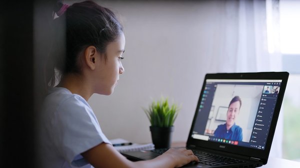 Formation en ligne studi : comment choisir la meilleure option pour progresser